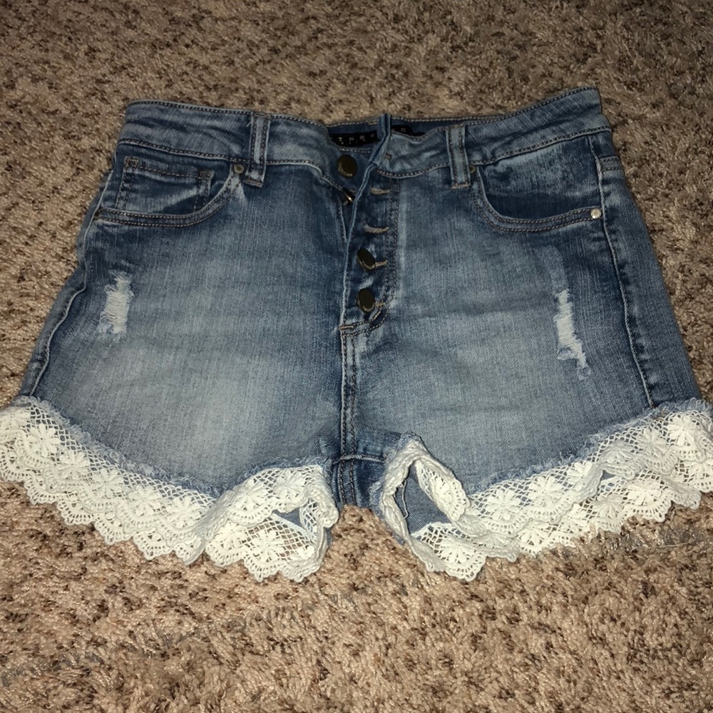 Shorts with lace